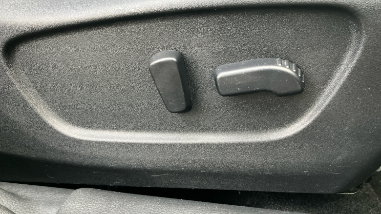 Nissan Qashqai 1.3 DiG-T Tekna 5dr Petrol Hatchback